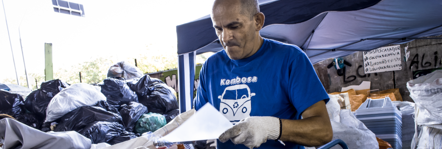 Catadores de lixo reciclável: conheça os tipos existentes e como se organizam
